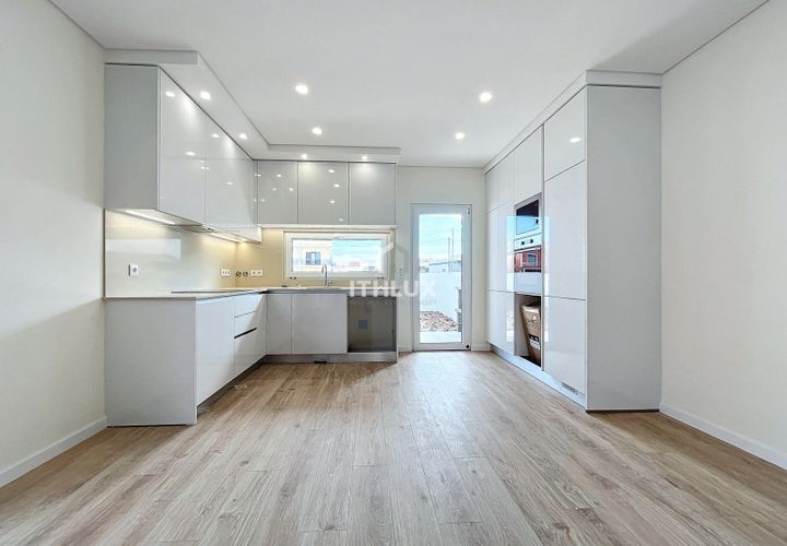 Rækkehus i Seixal, Setubal, Seixal - € 475.000 | Ref: ITH4225 - foto 1