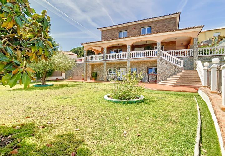 Villa a Badalona, Barcelona, Badalona - € 1.700.000 | Ref: PH103799/3699 - foto 1