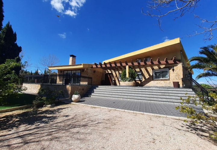 Villa a Sax, Alicante, Sax - € 448.000 | Ref: P5370 - foto 1