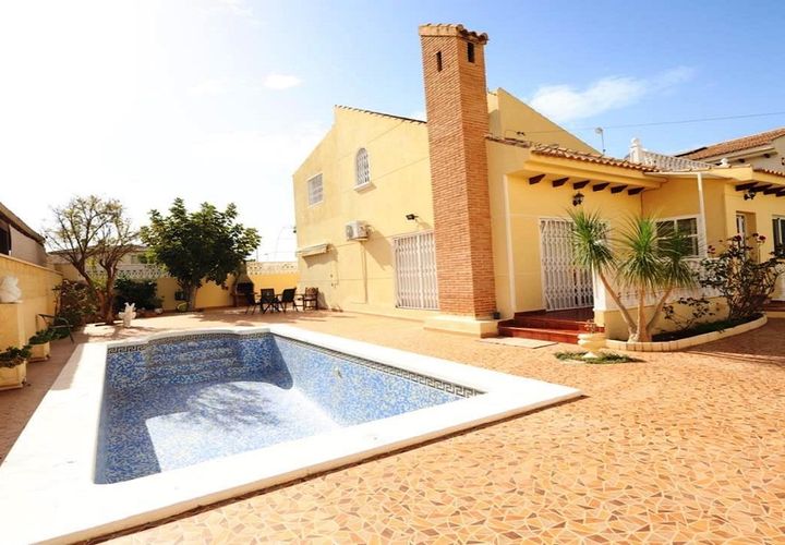 Villa i Playa Flamenca, Alicante, Playa Flamenca - € 555.000 | Ref: WTi4394 - foto 1