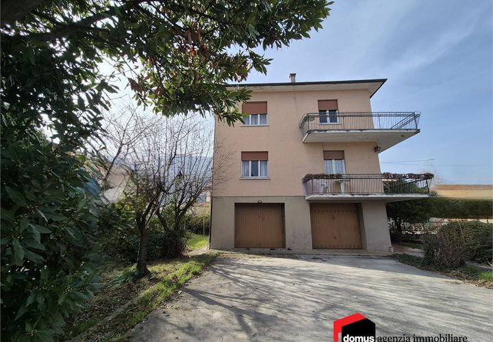 Villa a Piovene Rocchette, Vicenza, Piovene Rocchette - € 240.000 | Ref: A001 - foto 1