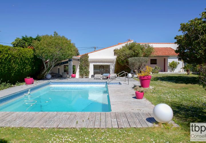 Villa i Marseille, Bouches-du-Rhone, Marseille - € 2.050.000 | Ref: 86904561 - foto 1
