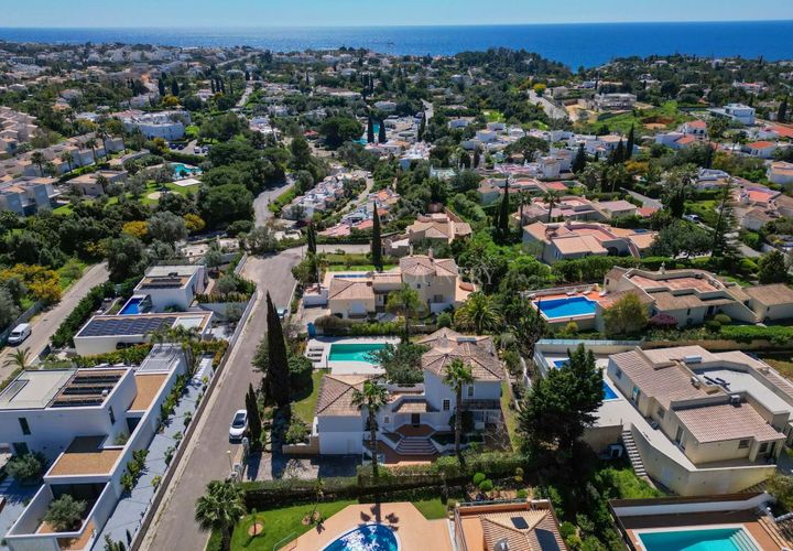 Villa a Carvoeiro, Faro, Carvoeiro - € 1.100.000 | Ref: FC1098VCZ - foto 1