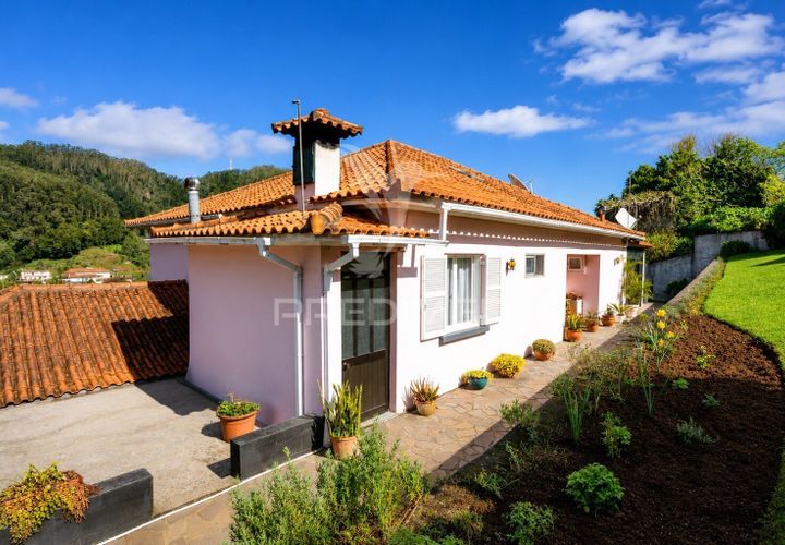 Stadthaus in Machico, Madeira, Machico - € 790.000 | Ref: 059774 - Foto 1