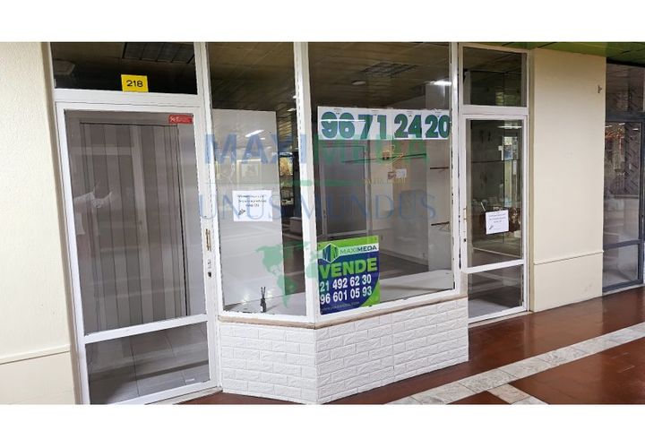 Erhvervsejendom i Amora, Setubal, Amora - € 40.000 | Ref: CENTRO COMERCIAL AMORA - foto 1