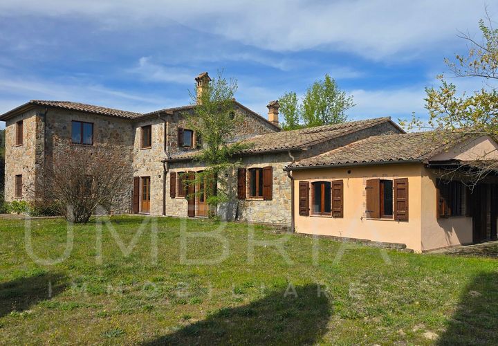 Villa a Ficulle, Terni, Ficulle - € 750.000 | Ref: Ficulle01 - foto 1