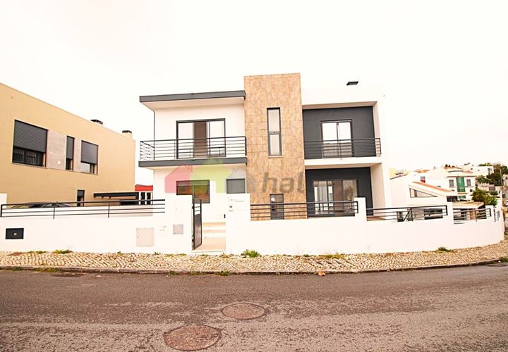 Villa i Laranjeiro, Setubal, Laranjeiro - € 695.000 | Ref: 022.073.609 - foto 1