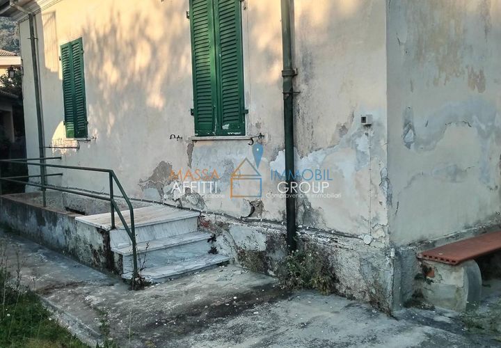 Villa a Massa, Massa and Carrara, Massa - € 220.000 | Ref: 3653 - foto 1