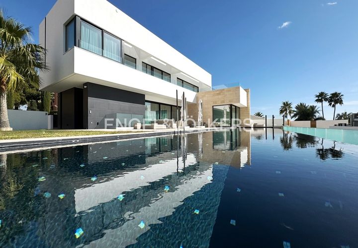 Villa i Finestrat, Alicante, Finestrat - € 2.300.000 | Ref: W-02ZYM3 - foto 1
