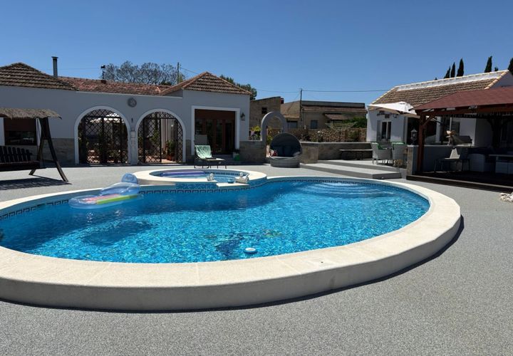 Villa en Jacarilla, Alicante, Jacarilla - € 595.000 | Ref: 47960 - photo 1