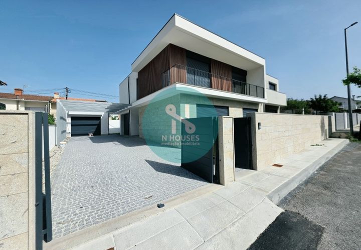 Byhus i Braga, Braga, Braga - € 530.000 | Ref: NH833 - foto 1
