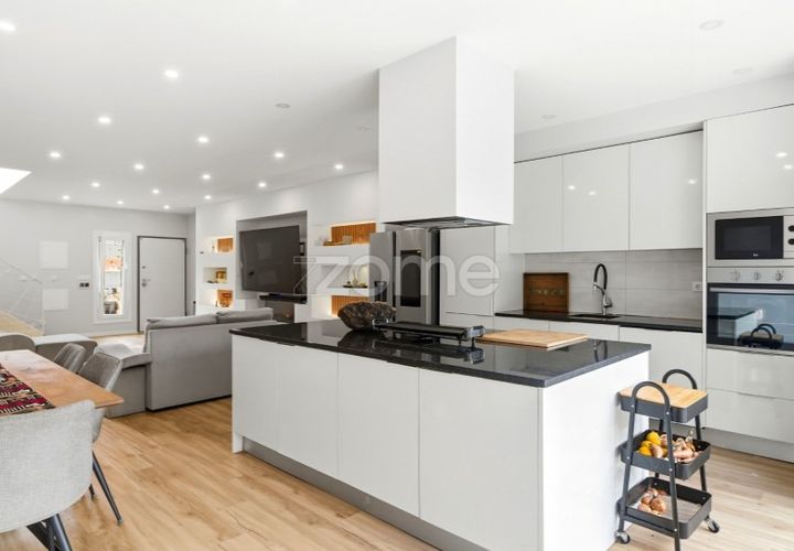 Villa i Odivelas, Lisbon, Odivelas - € 799.000 | Ref: ZMPT587370 - foto 1
