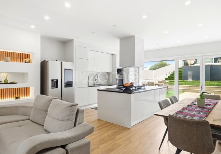 Villa en Odivelas, Lisbon, Odivelas - € 799.000 | Ref: ZMPT587370 - photo 1
