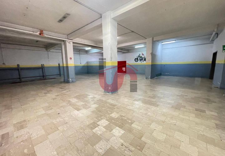 L'establiment comercial a Benevento, Benevento, Benevento - € 2.000/mes | Ref: AA39873 - foto 1