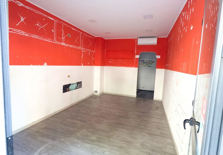 Erhvervsejendom i Genoa, Genoa, Genoa - € 32.000 | Ref: 29817 - foto 1