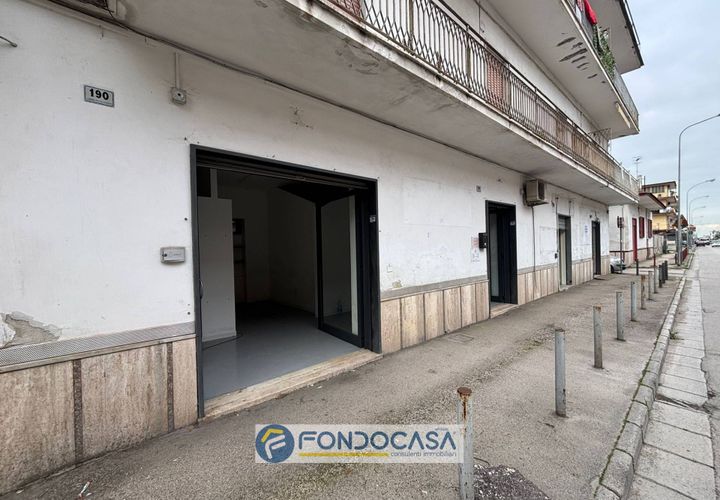 L'establiment comercial a Sant'Antimo, Naples, Sant'Antimo - € 550/mes | Ref: corso michelangelo sant'antimo - foto 1