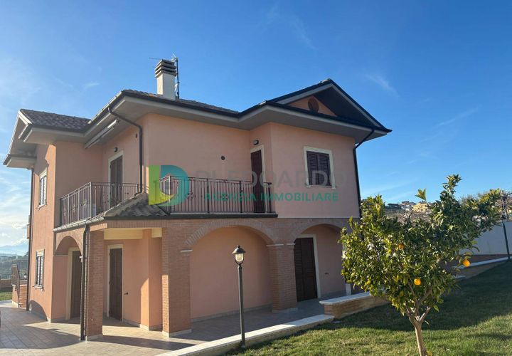 Villa a Colonnella, Teramo, Colonnella - € 700.000 | Ref: S158 - foto 1