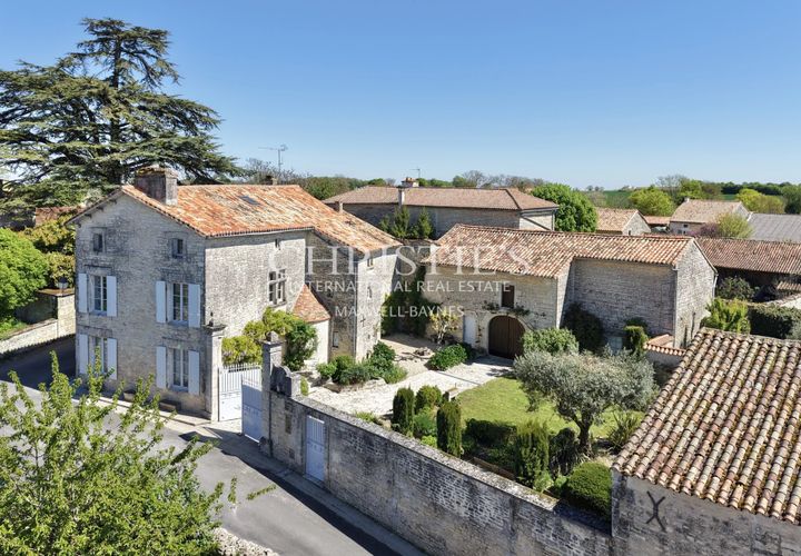 Villa i Tusson, Charente, Tusson - € 996 400 | Ref: OD1027 - foto 1