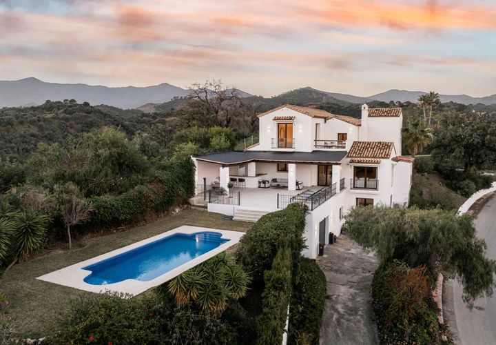 Villa a Estepona, Malaga, Estepona - € 2.195.000 | Ref: CasaEden - foto 1