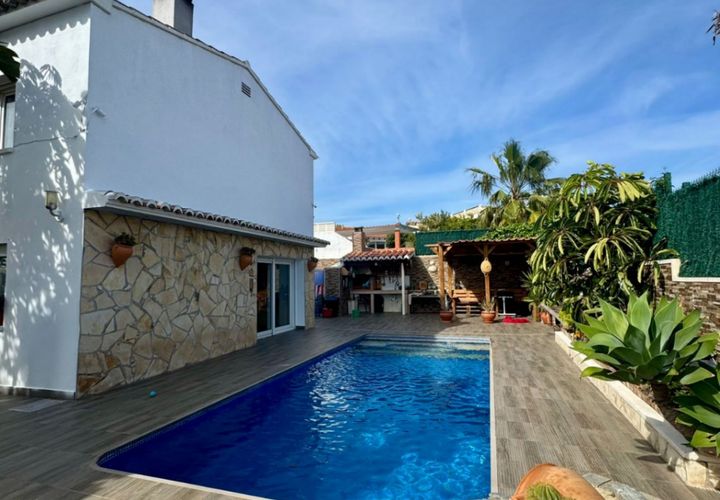 Villa en Calpe, Alicante, Calpe - € 850.000 | Ref: C39 - photo 1