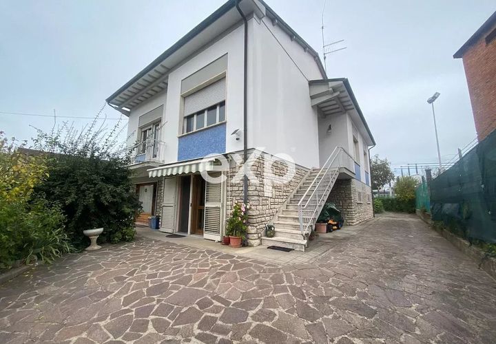 Villa a Pisa, Pisa, Pisa - € 315.000 | Ref: exp-012042 - foto 1