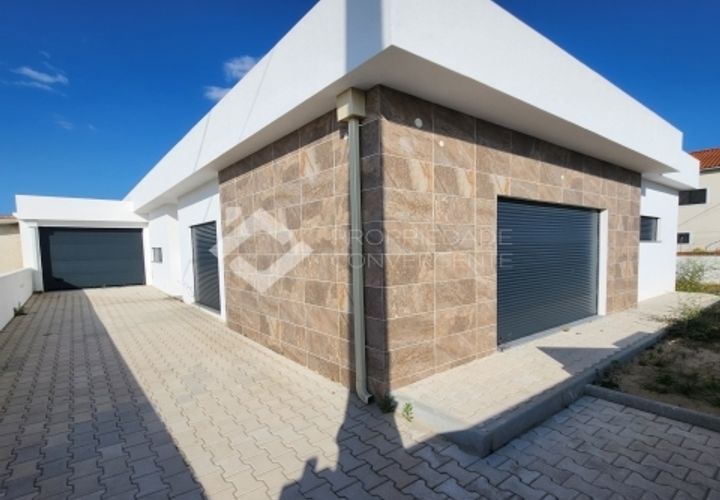 Villa i Seixal, Setubal, Seixal - € 550.000 | Ref: 400 - foto 1