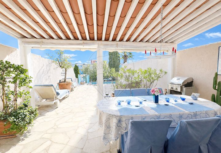 Villa i Grimaud, Var, Grimaud - € 1.980.000 | Ref: 750341001-698 - foto 1