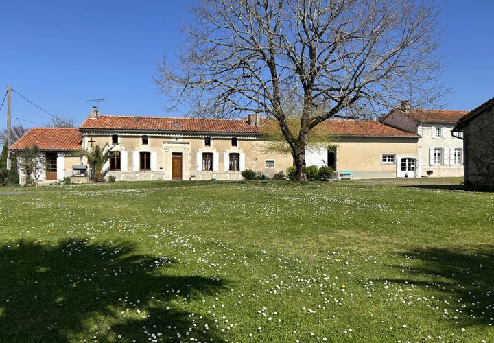Villa i Nonac, Charente, Nonac - € 318.000 | Ref: BVI85126 - foto 1