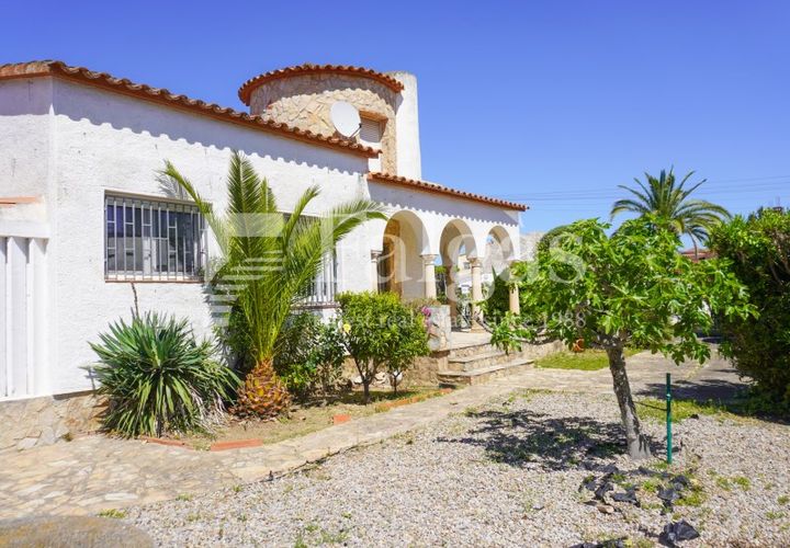Villa a Empuriabrava, Gerona, Empuriabrava - € 495.000 | Ref: 003 - foto 1