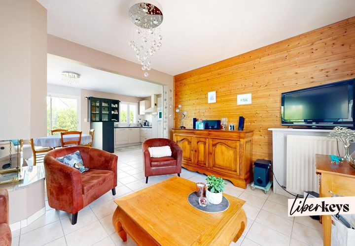 Villa a Chartres-de-Bretagne, Ille-et-Vilaine, Chartres-de-Bretagne - € 324.500 | Ref: DOM27581 - foto 1