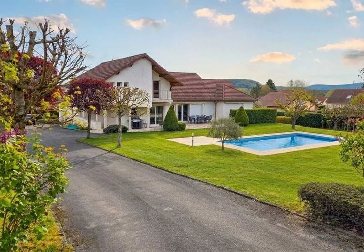 Villa a Besancon, Doubs, Besancon - € 650.000 | Ref: 12524 - foto 1
