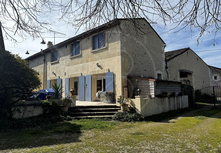 Villa a Bellefond, Gironde, Bellefond - € 371.000 | Ref: 5442 - foto 1