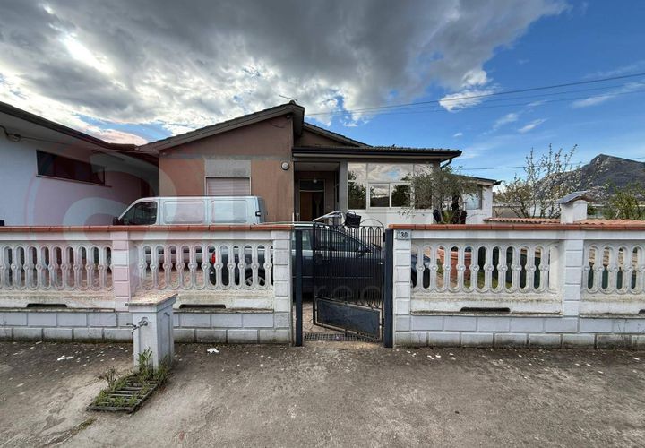 Villa a Castrocielo, Frosinone, Castrocielo - € 85.000 | Ref: AC99-149-1740 - foto 1