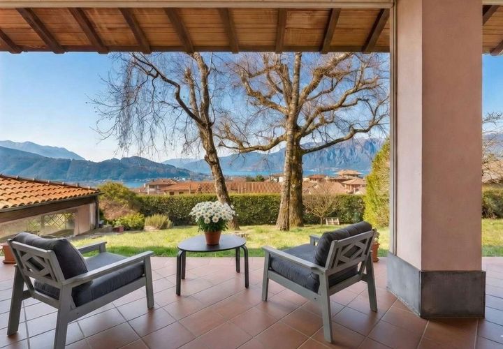 Villa i Luino, Varese, Luino - € 600.000 | Ref: W-048L6I-1060035 - foto 1