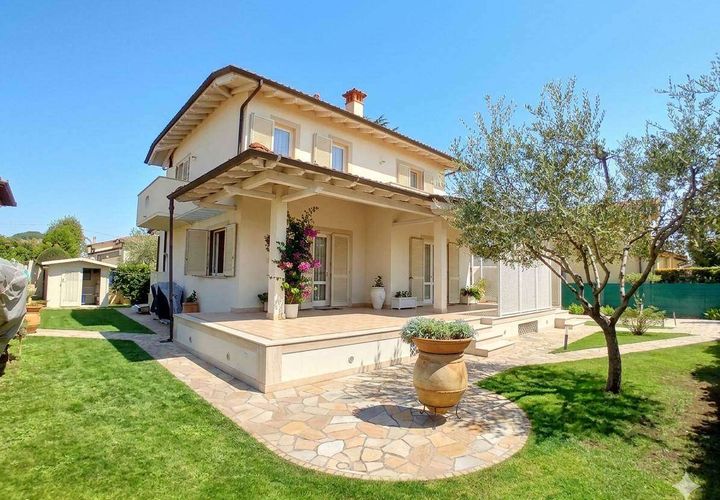 Villa i Pietrasanta, Lucca, Pietrasanta - € 1.900.000 | Ref: A10803RV2285729A-1070973 - foto 1