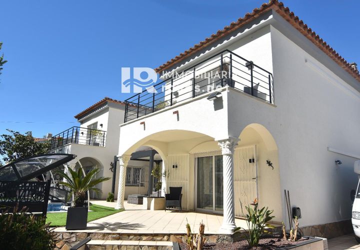 Villa i Empuriabrava, Gerona, Empuriabrava - € 569.000 | Ref: 3778 - foto 1