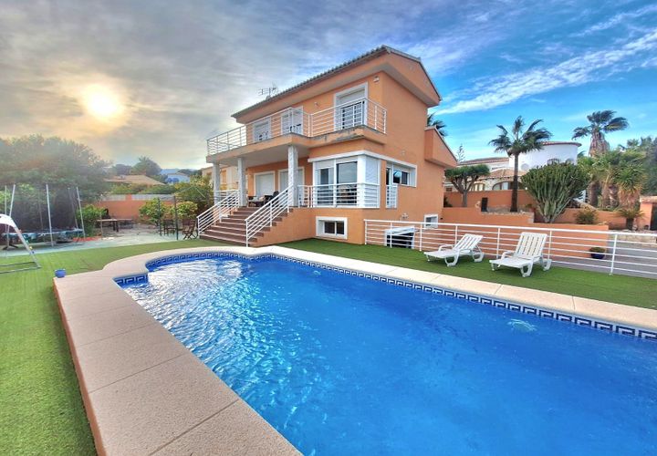 Villa en Calpe, Alicante, Calpe - € 750.000 | Ref: C606 - photo 1
