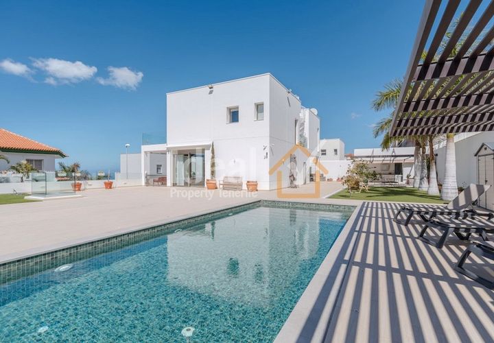 Villa a Torviscas, Tenerife, Torviscas - € 2.100.000 | Ref: 972-V5-D - foto 1