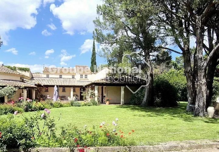 Villa a Mouriès, Bouches-du-Rhone, Mouriès - € 1.308.000 | Ref: 84193470 - foto 1