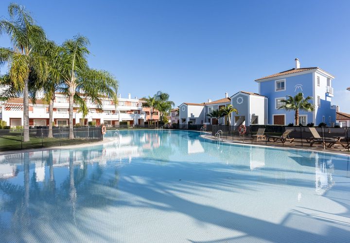 Lejlighed i Estepona, Malaga, Estepona - € 420.000 | Ref: R5361883 - foto 1