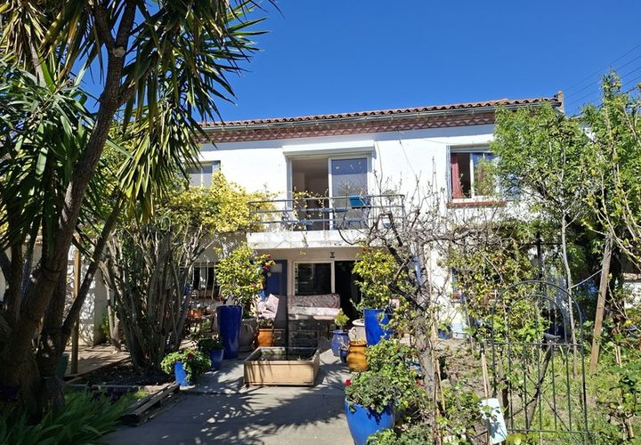 Villa en Arles, Bouches-du-Rhone, Arles - € 428.000 | Ref: 830037766690 - photo 1