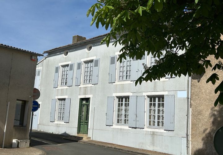 Villa in Menigoute, Deux-Sevres, Menigoute - € 149.000 | Ref: 830039151648 - foto 1