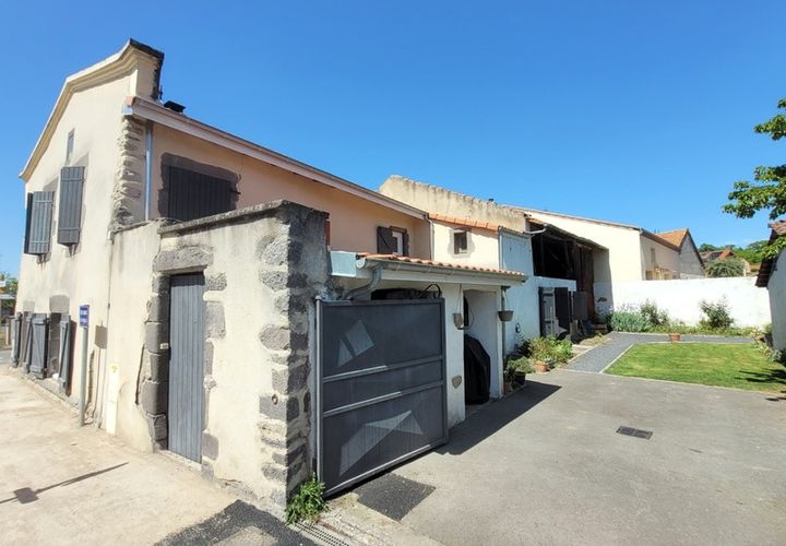 Villa a Clerlande, Puy-de-Dome, Clerlande - € 249.900 | Ref: 830038524104 - foto 1