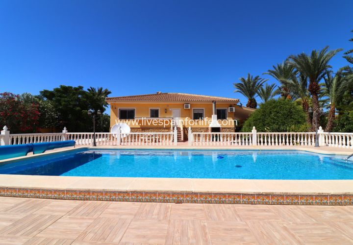 Landejendom i Catral, Alicante, Catral - € 375.000 | Ref: JLM55648 - foto 1