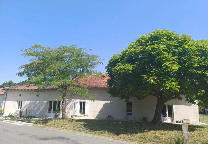 Villa i Chalais, Charente, Chalais - € 235 400 | Ref: BVI85295 - foto 1
