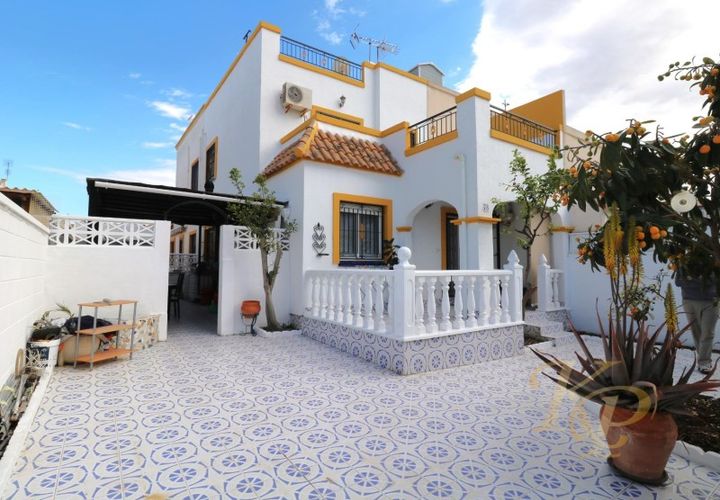 Rækkehus i La Torreta, Alicante, La Torreta - € 228.000 | Ref: MLSC7513389 - foto 1