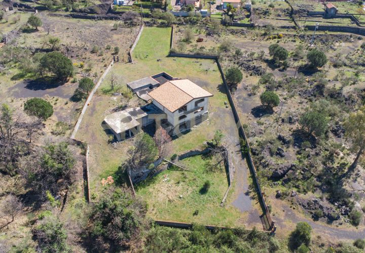 Villa a Pedara, Catania, Pedara - € 300.000 | Ref: 04-002 - foto 1