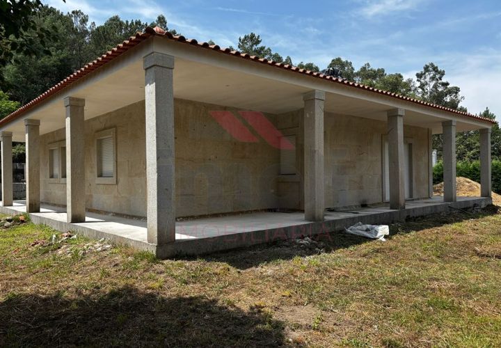 Villa i Arcos de Valdevez, Viana do Castelo, Arcos de Valdevez - € 295.000 | Ref: AVV-2432-AB-0625 - foto 1