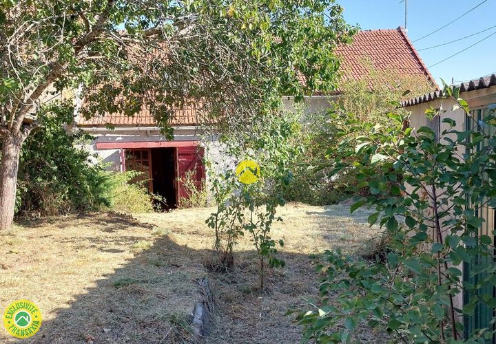 Villa i Hyds, Allier, Hyds - € 25.000 | Ref: 78CAL111537 - foto 1