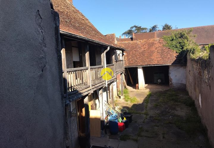 Villa a Lurcy-Levis, Allier, Lurcy-Levis - € 45.000 | Ref: 11MS111717 - foto 1